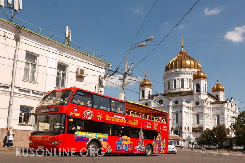 Вечерняя обзорная экскурсия по москве на автобусе. Автобус City Sightseeing Москва. Красный автобус Москва City Sightseeing. City Sightseeing Moscow автобус. Экскурсионный автобус по Москве двухэтажный.